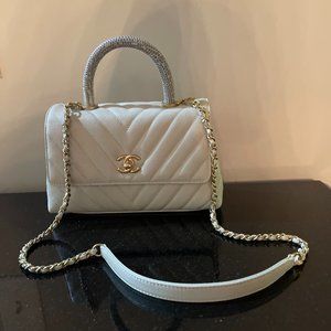 18a Chanel coco handle mini flapbag in ivory
